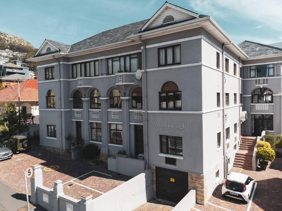 Cozy One-Bedroom In The Heart Of Sea Point Cape Town Exterior foto