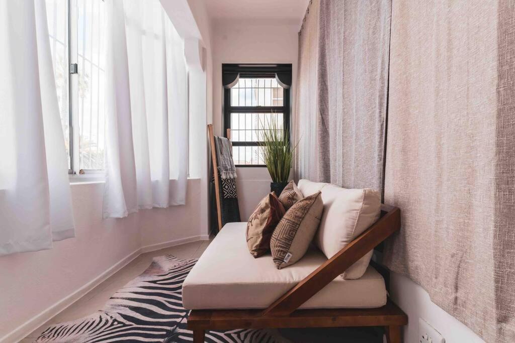Cozy One-Bedroom In The Heart Of Sea Point Cape Town Exterior foto